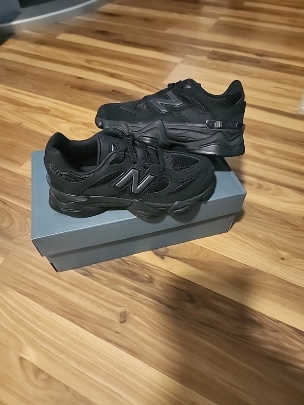 NB 9060 1.5 youth New Balance Boys 9060 Triple Black Mesh Black NEW with box
